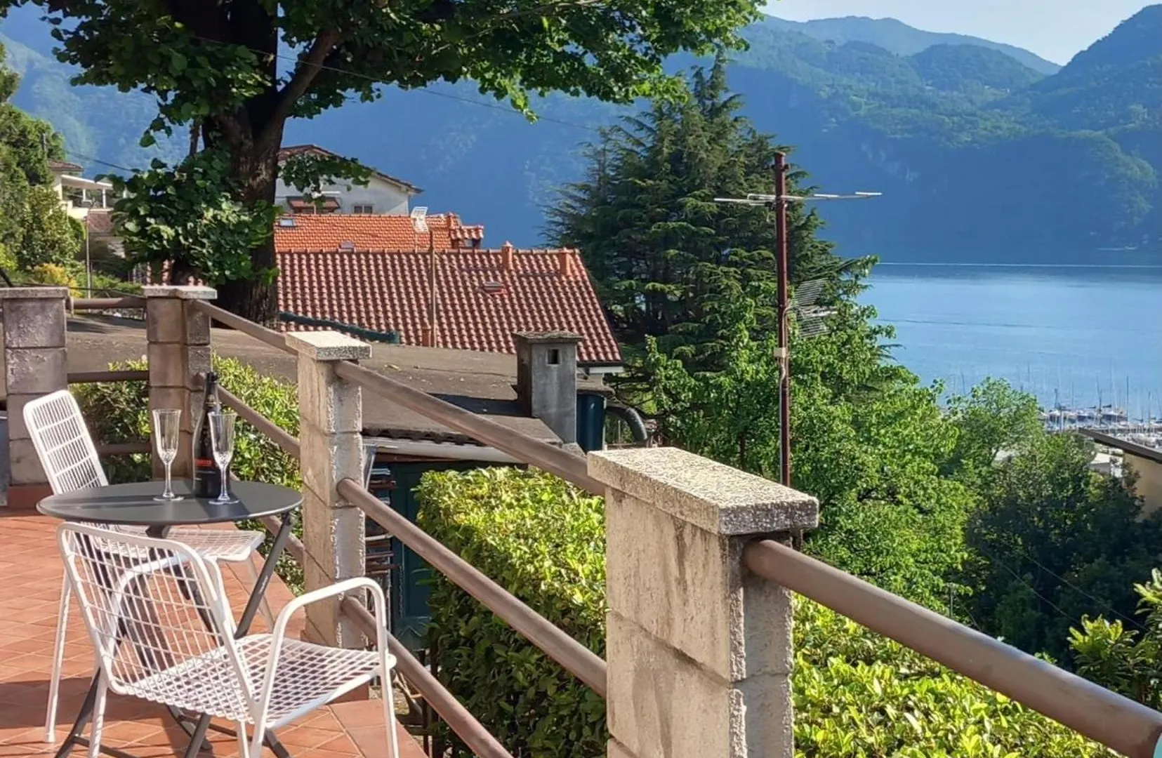 Lake And Guzzi View - Holiday Home Mandello del Lario