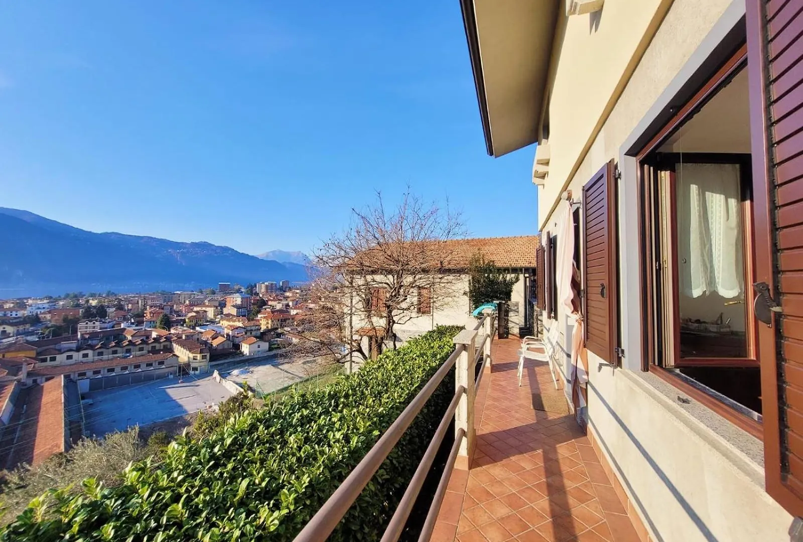 Lake And Guzzi View - Holiday Home Mandello del Lario Italy