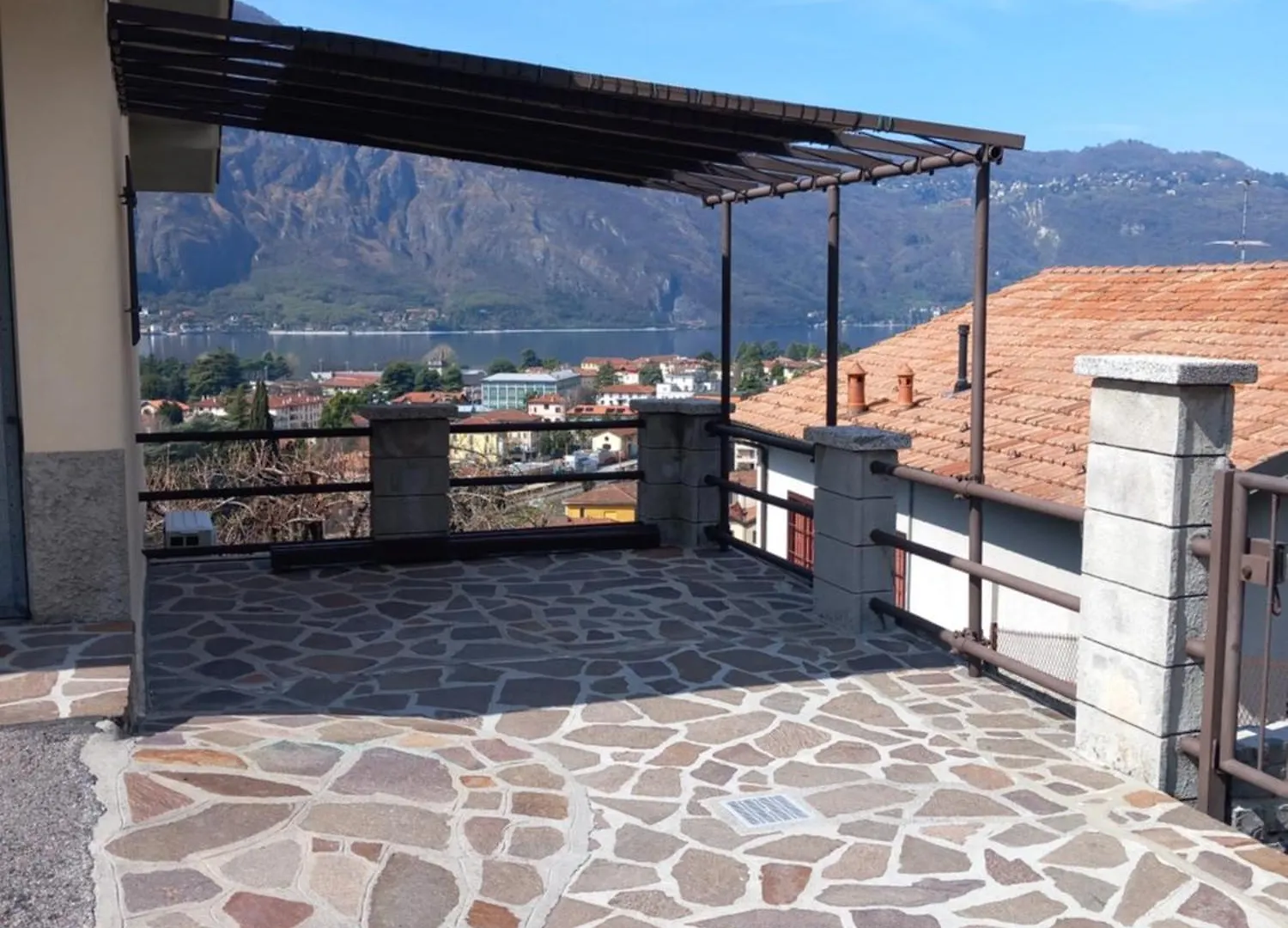 Lake And Guzzi View - Holiday Home Mandello del Lario