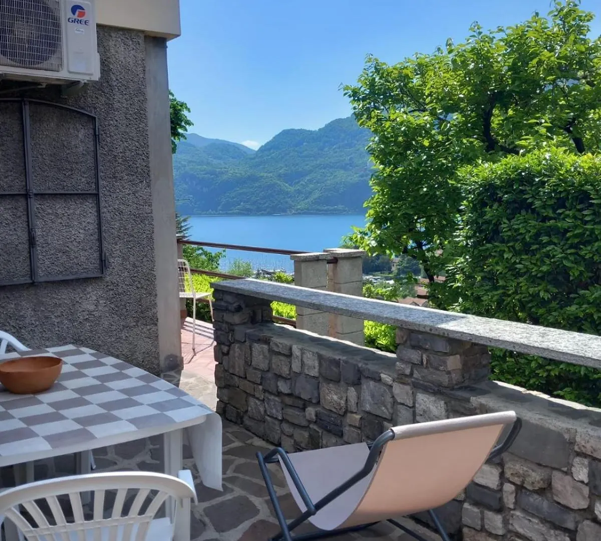 Lake And Guzzi View - Holiday Home Mandello del Lario