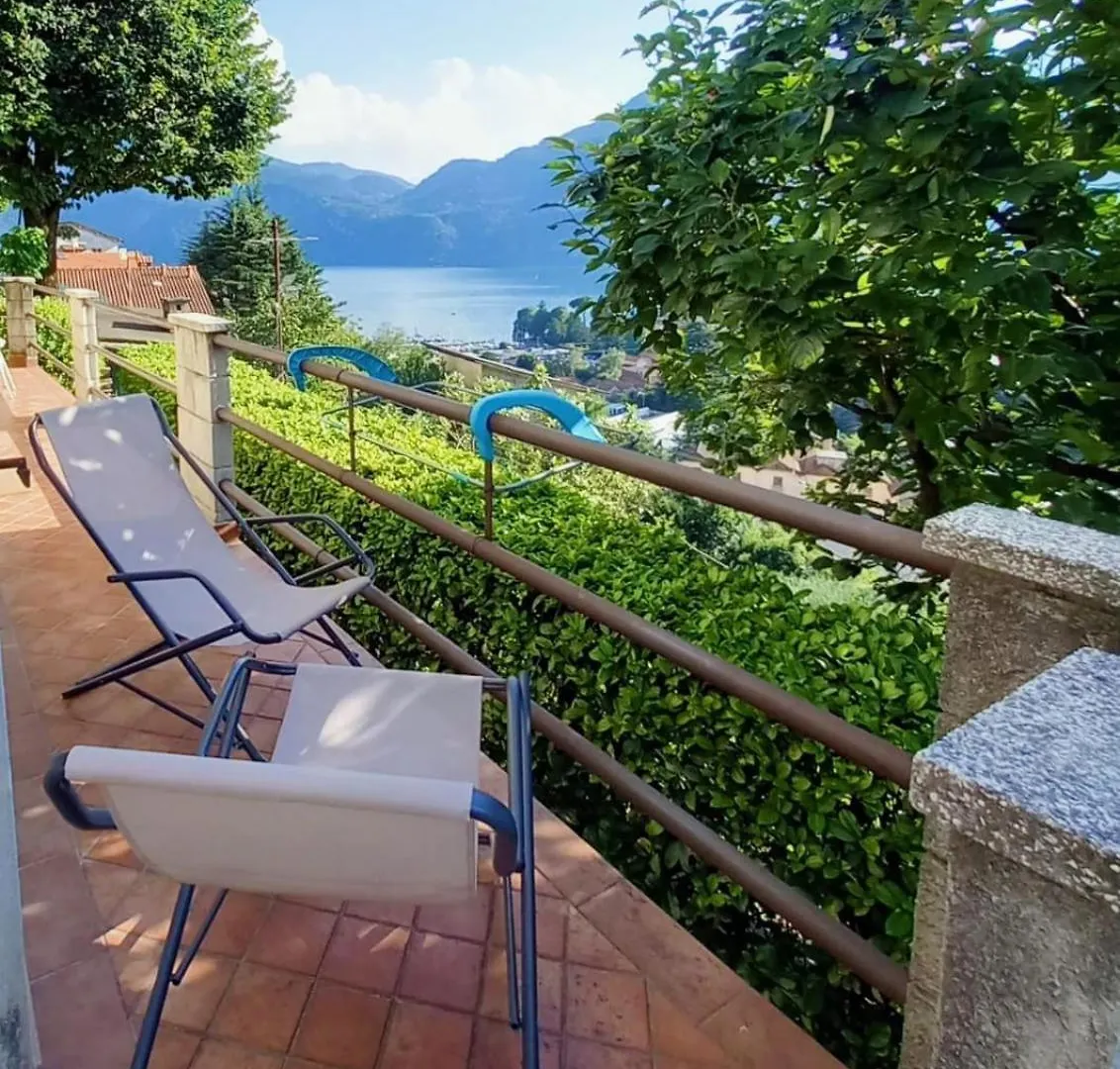 Lake And Guzzi View - Holiday Home Mandello del Lario