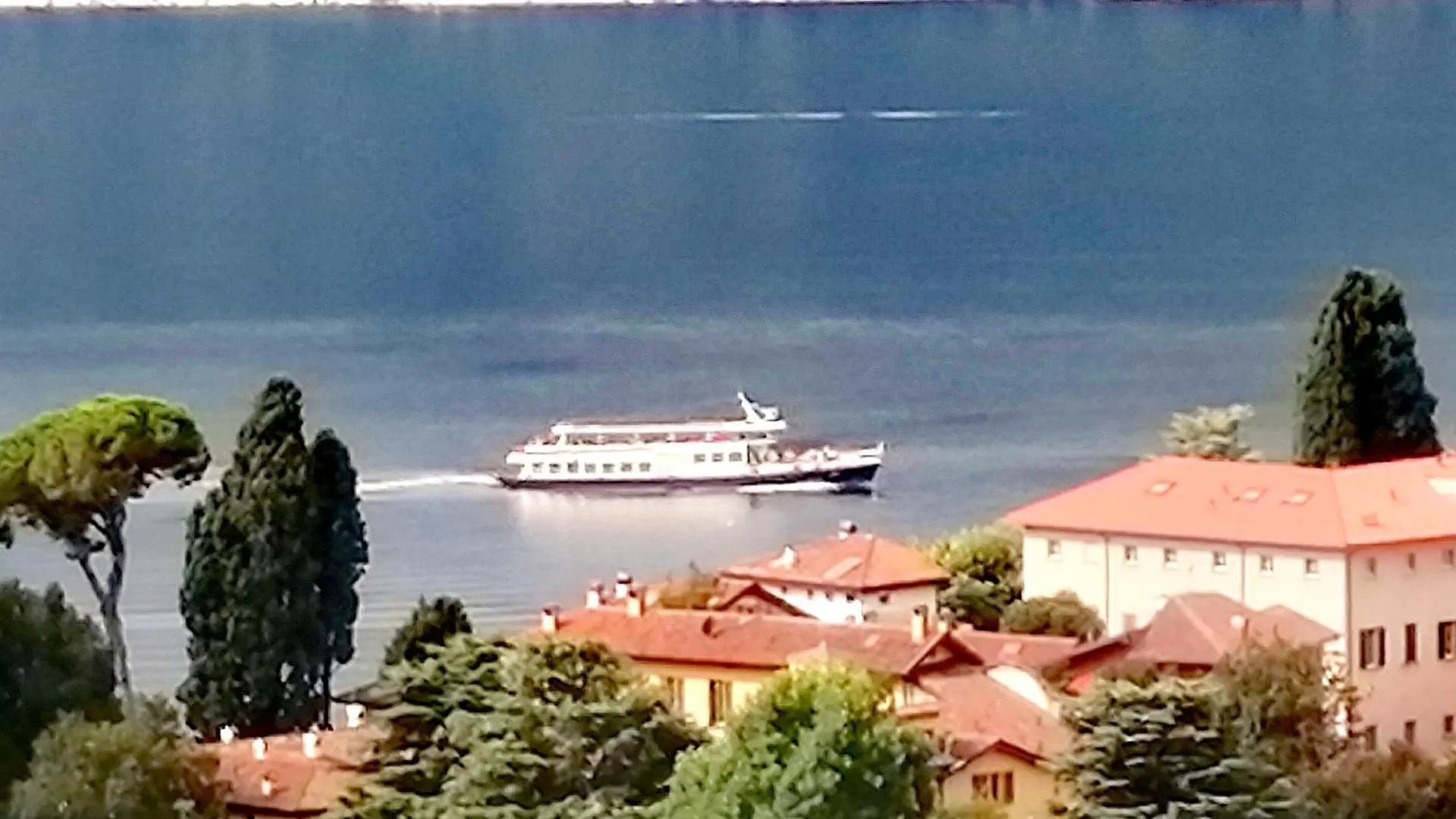 Lake And Guzzi View - Holiday Home Mandello del Lario