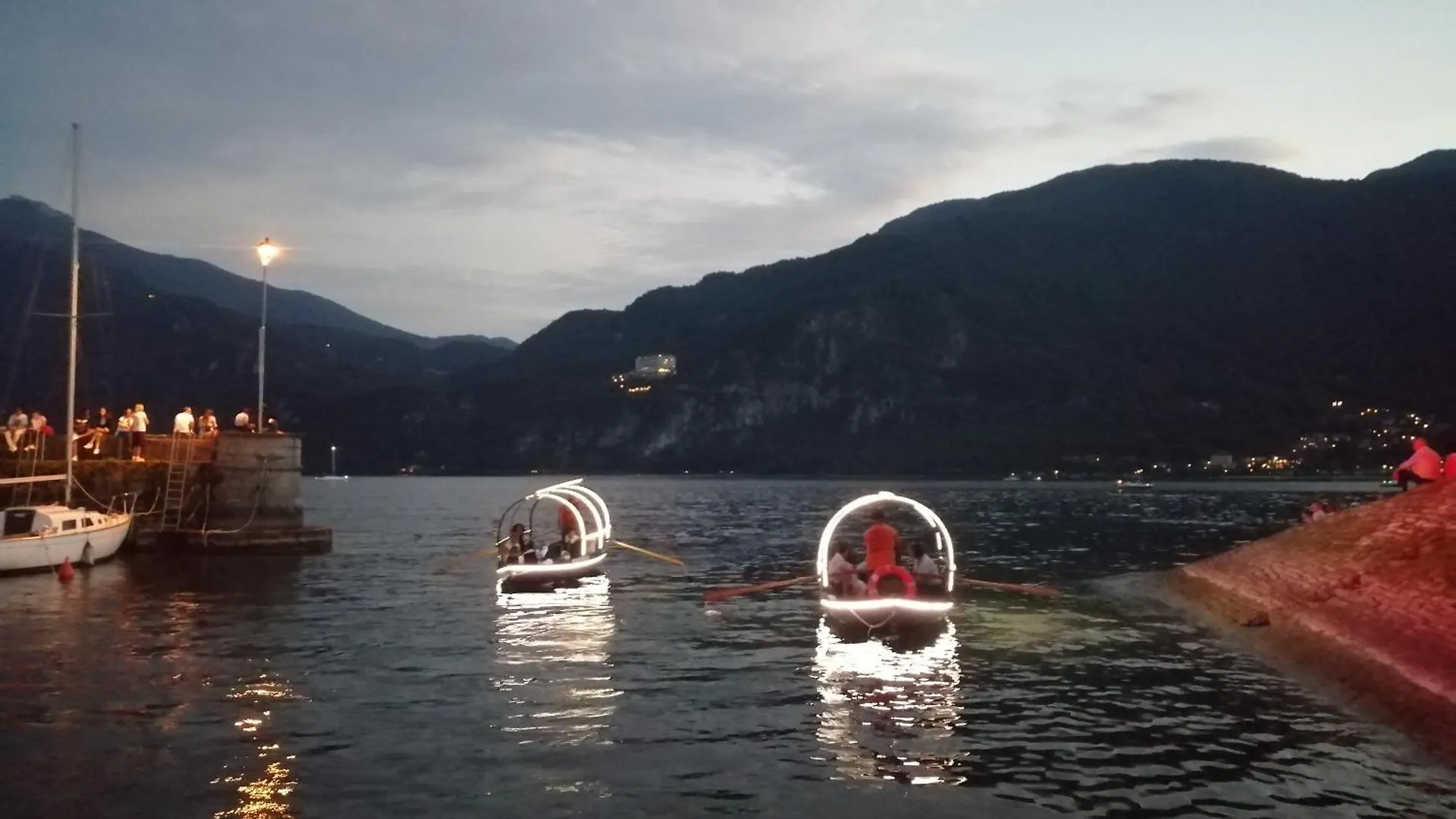 Lake And Guzzi View - Holiday Home Mandello del Lario