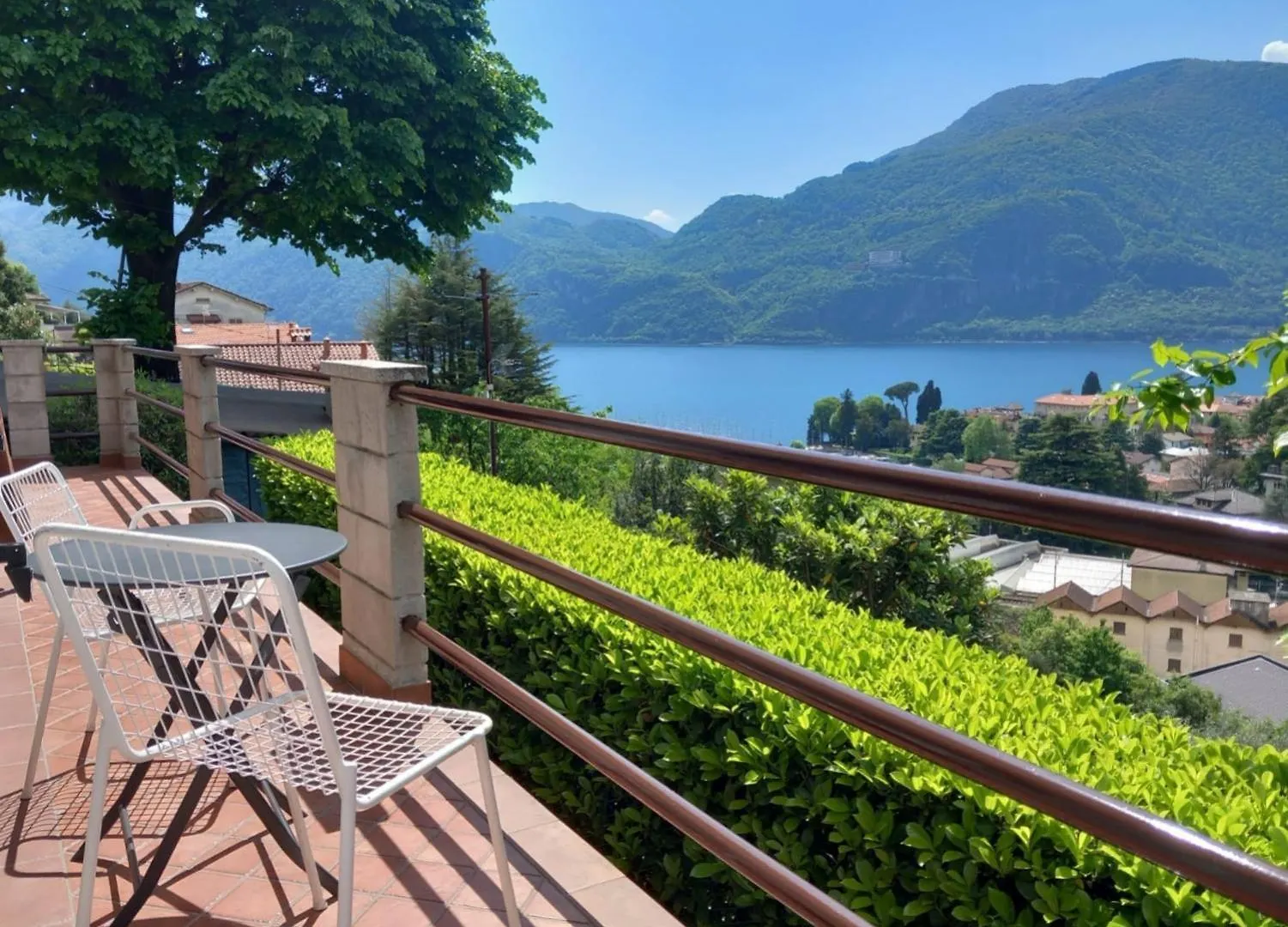 Lake And Guzzi View - Holiday Home Mandello del Lario